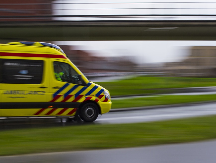 ambulance onderweg naar een spoedgeval